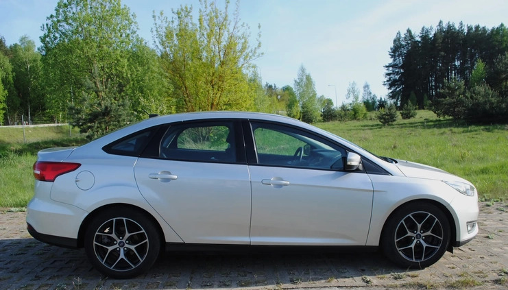 Ford Focus cena 43900 przebieg: 53050, rok produkcji 2017 z Wasilków małe 92